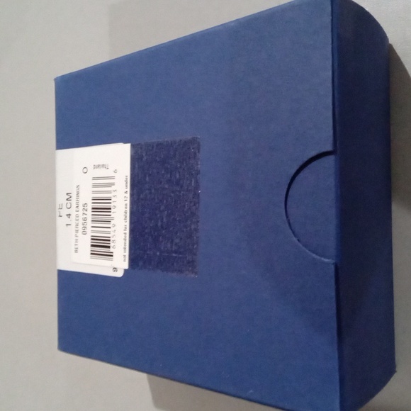 Swarovski crystal silver hoop earrings - Picture 6 of 6